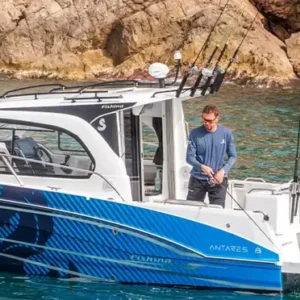 Beneteau Antares 8 Fishing